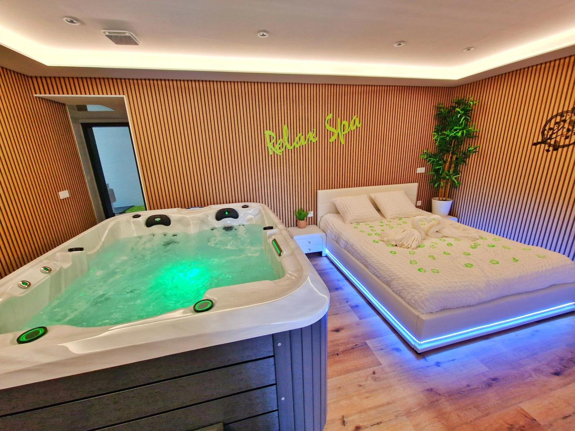 Relax Spa-4 Pers-Jacuzzi-Parking-Jardin-Clim-Colmar Muntzenheim Εξωτερικό φωτογραφία