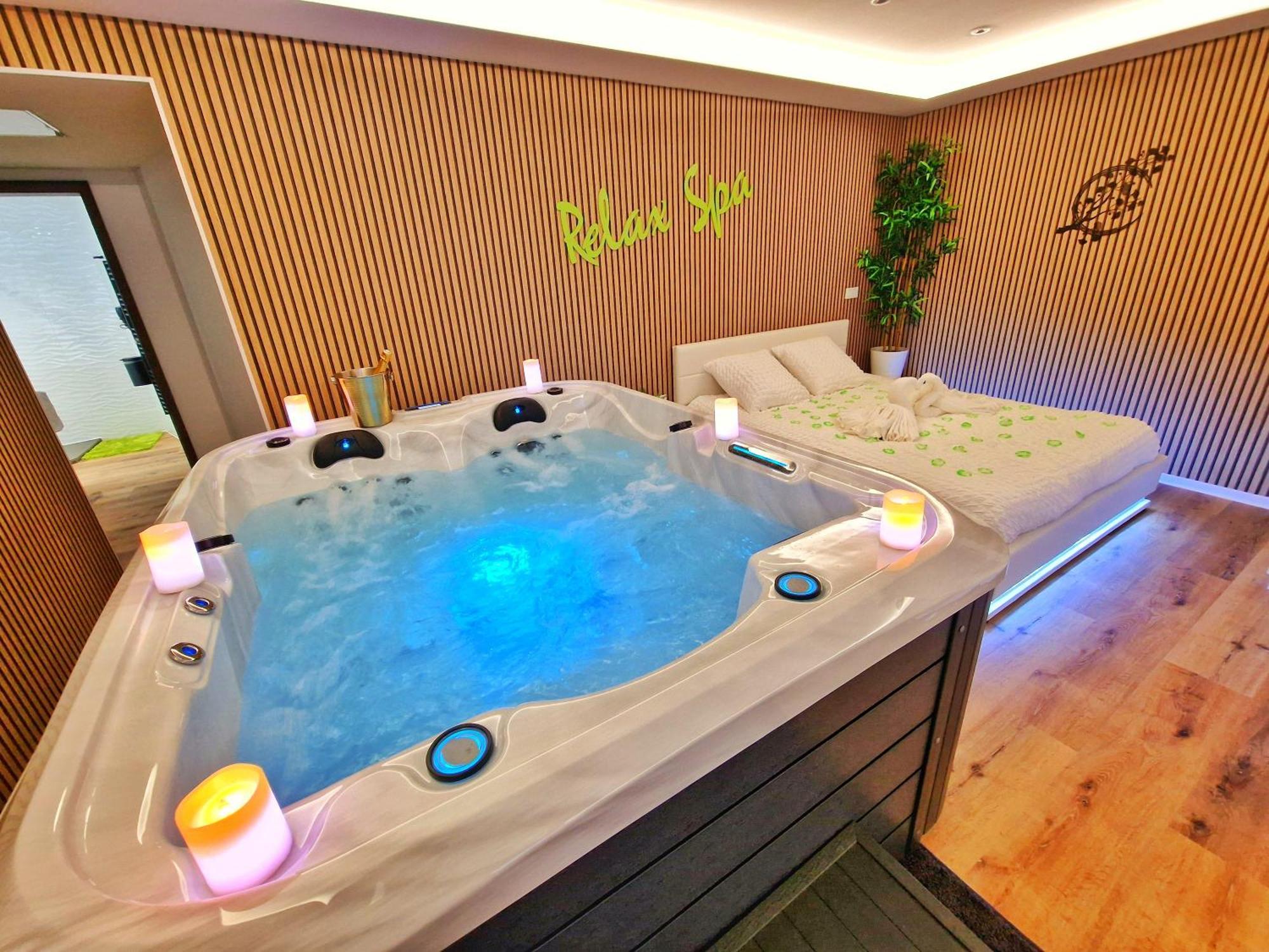 Relax Spa-4 Pers-Jacuzzi-Parking-Jardin-Clim-Colmar Muntzenheim Εξωτερικό φωτογραφία