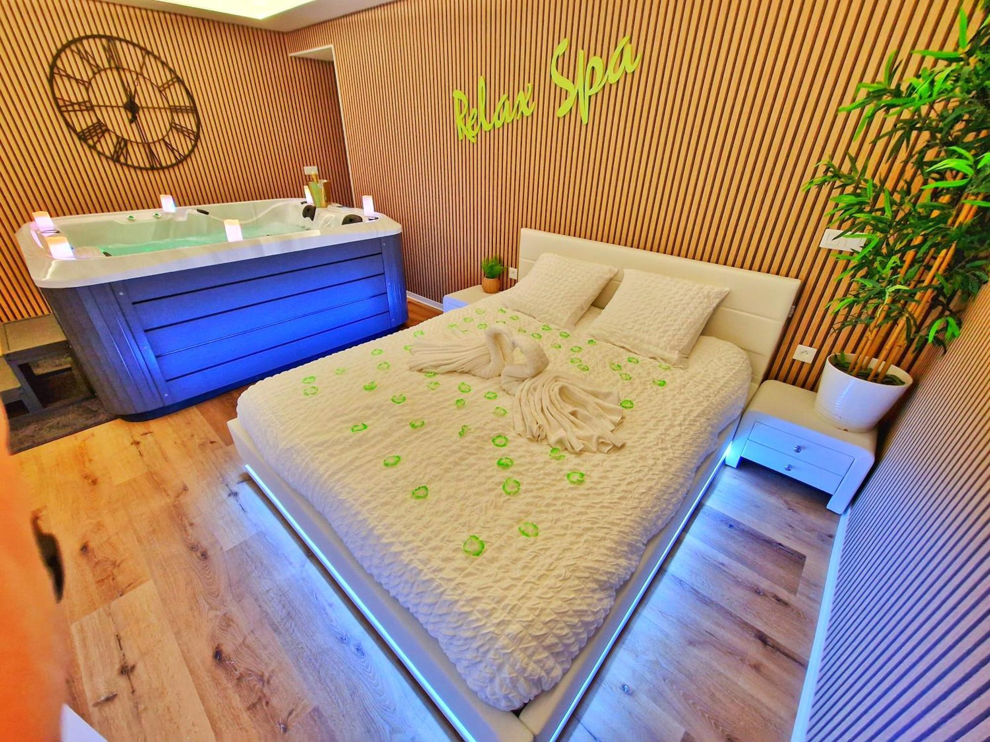 Relax Spa-4 Pers-Jacuzzi-Parking-Jardin-Clim-Colmar Muntzenheim Εξωτερικό φωτογραφία